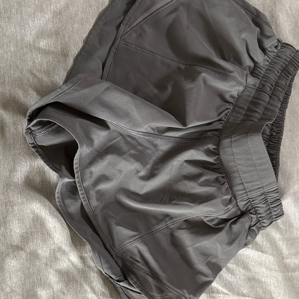 Lululemon army green size 2 women/girl shorts